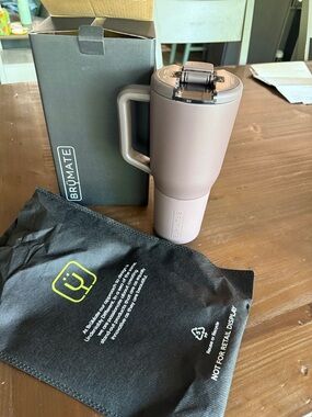 BRUMATE - Müv 35oz
Java NEW IN BOX!